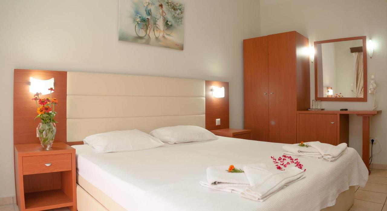 לימנאס Vournelis Hotel מראה חיצוני תמונה